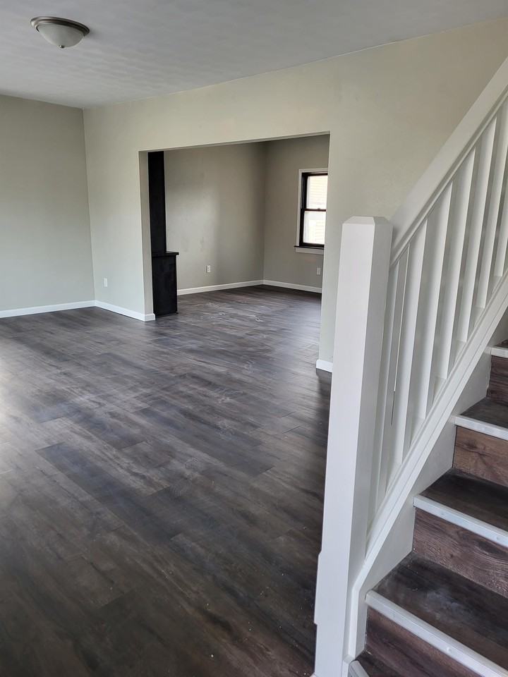 529 Sullivan Ave #1 - Photo 5 of 12