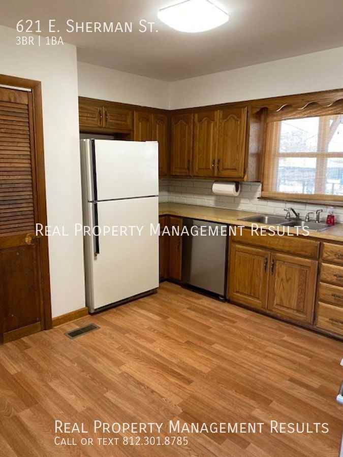 621 E Sherman St - Photo 3 of 8