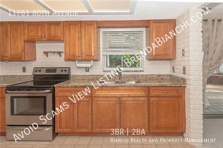 11761 80th Ave - Photo 3 of 16
