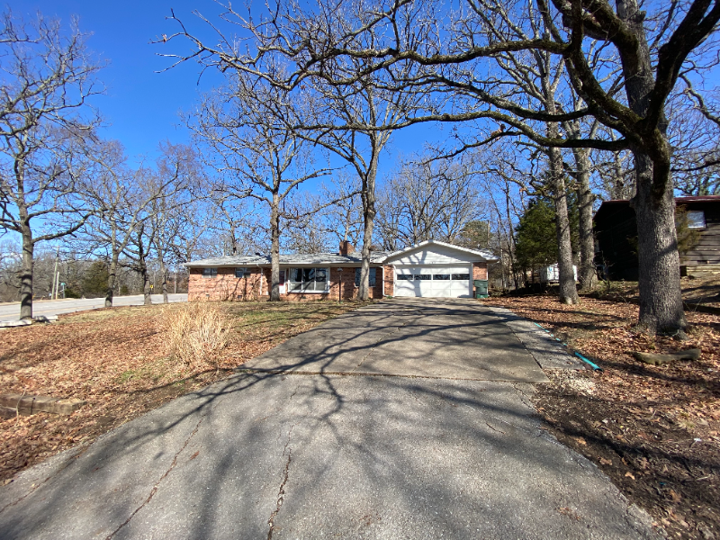 1140 N Valley View Dr - Photo 4 of 11