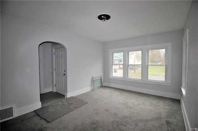 114 Grove St - Photo 2 of 8