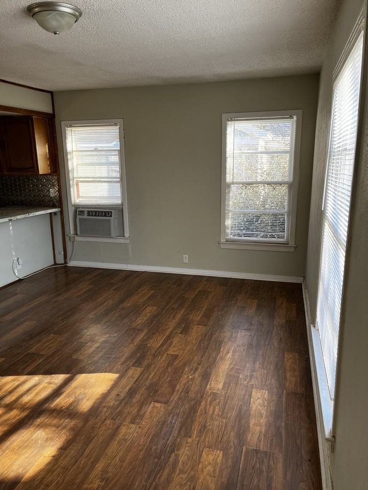 836 Chestnut Street - Photo 2 of 12