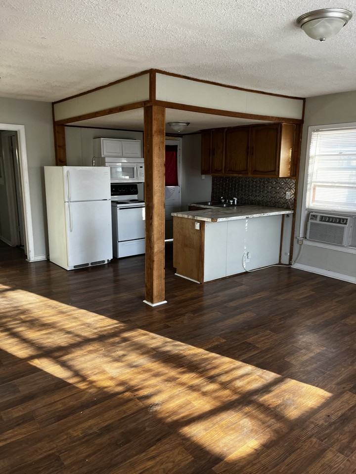 836 Chestnut Street - Photo 3 of 12