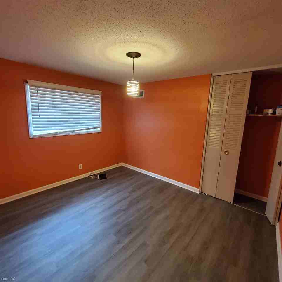 2662 Orman Ave - Photo 3 of 8