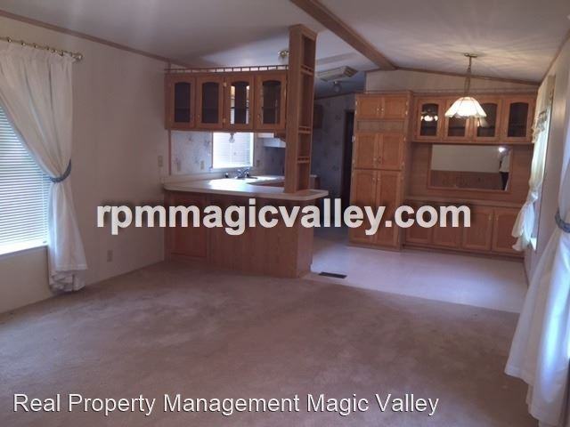 415 E 4th St - Photo 3 of 18