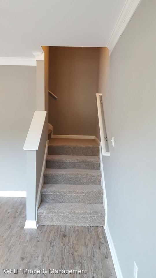 18 Squire Cir - Photo 3 of 10
