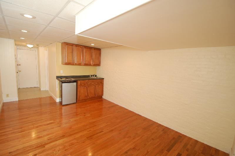 868 Beacon St #B - Photo 5 of 9