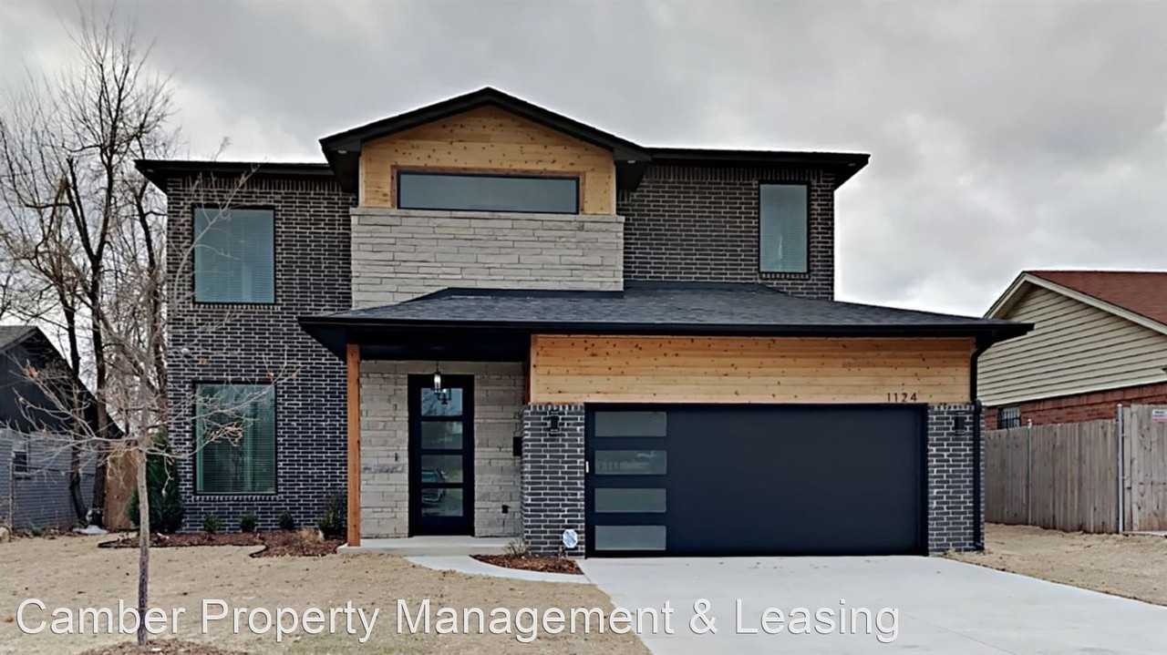 1124 Ne 5th St - Photo 2 of 20