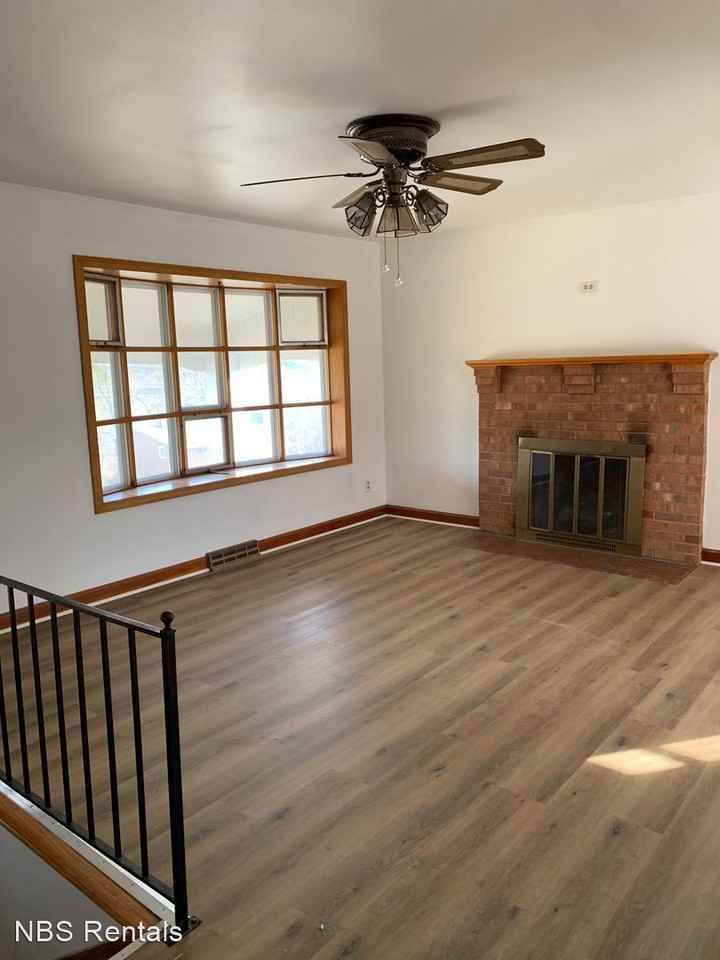 1610 Melinda Dr - Photo 2 of 11