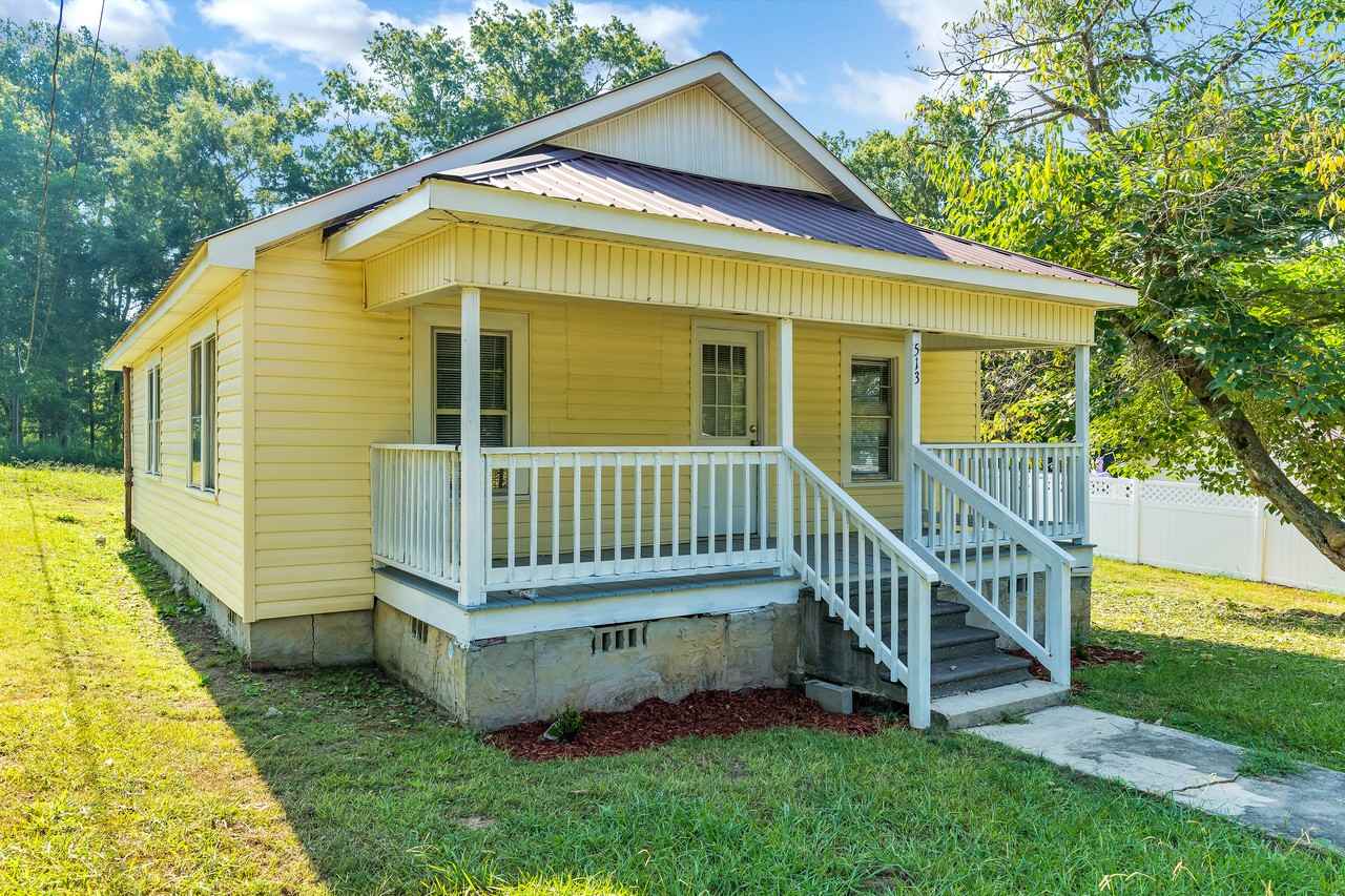 513 Lawson St - Photo 2 of 24