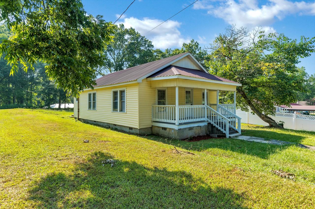 513 Lawson St - Photo 3 of 24