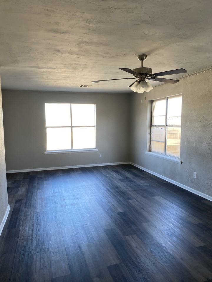 3210 Sw 24th St - Photo 3 of 11