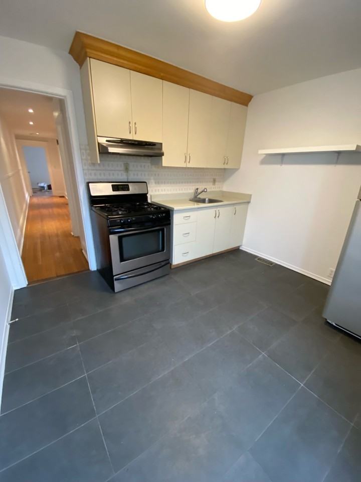 91 Beatrice St #1 - Photo 2 of 7