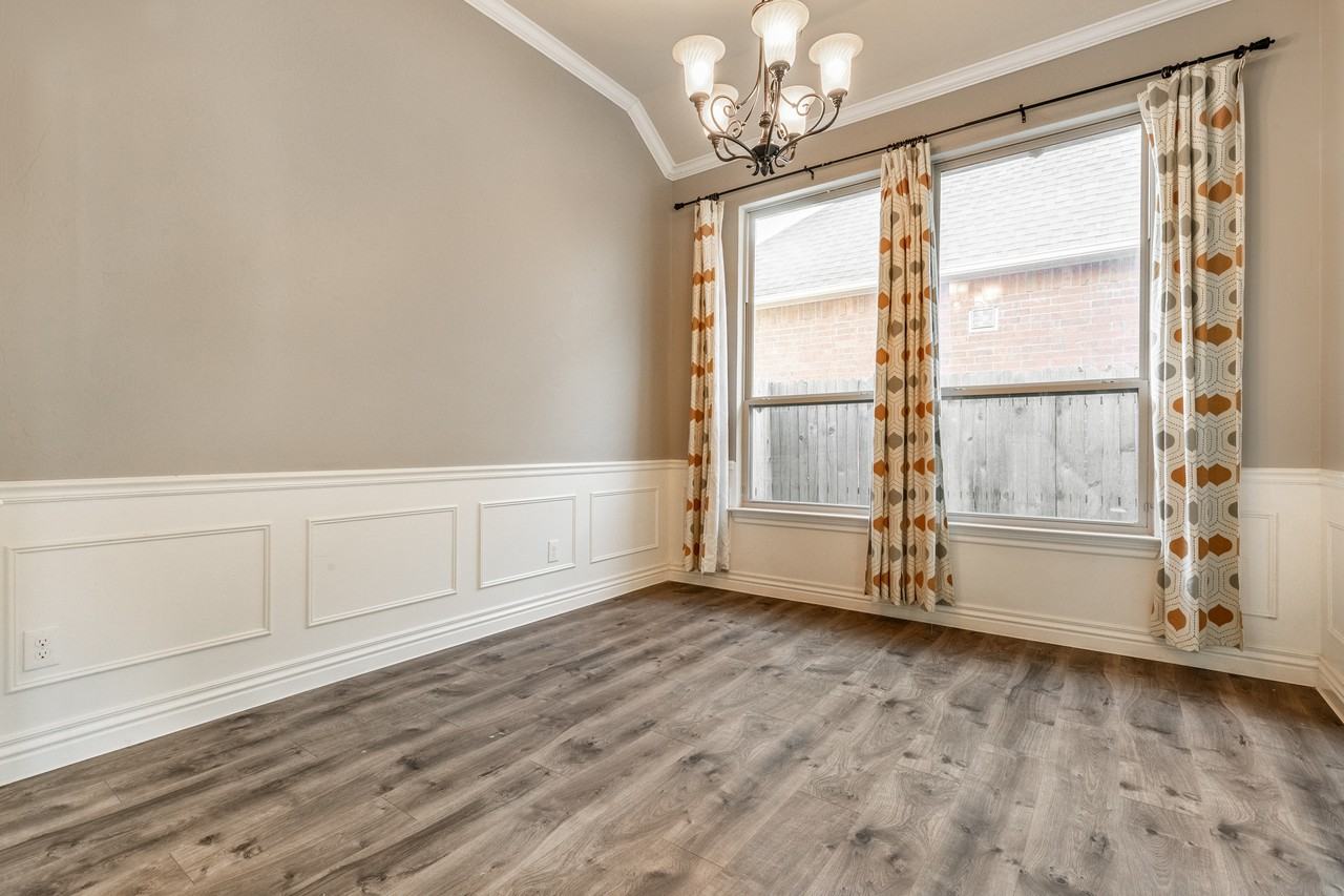 2304 Nw 156th St #1 - Photo 4 of 23