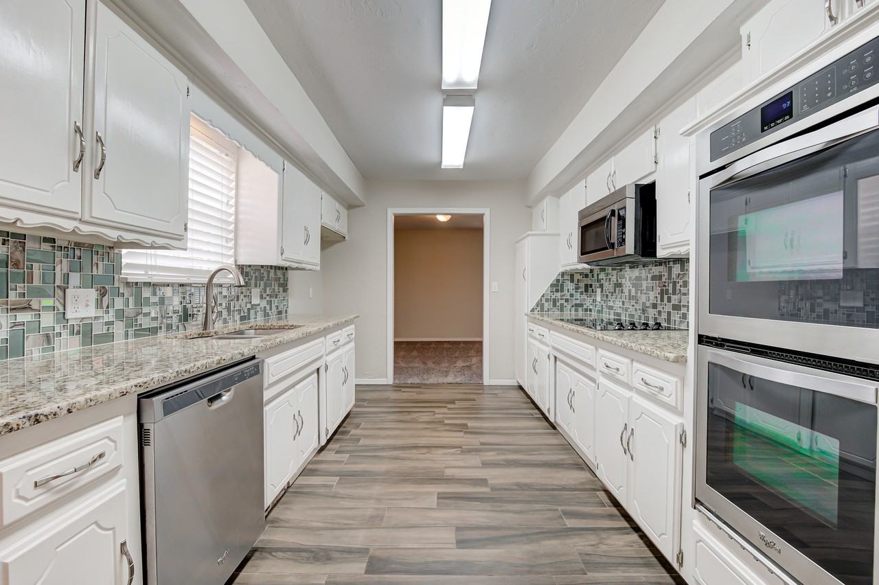 6524 Eastbourne Ln #1 - Photo 5 of 28