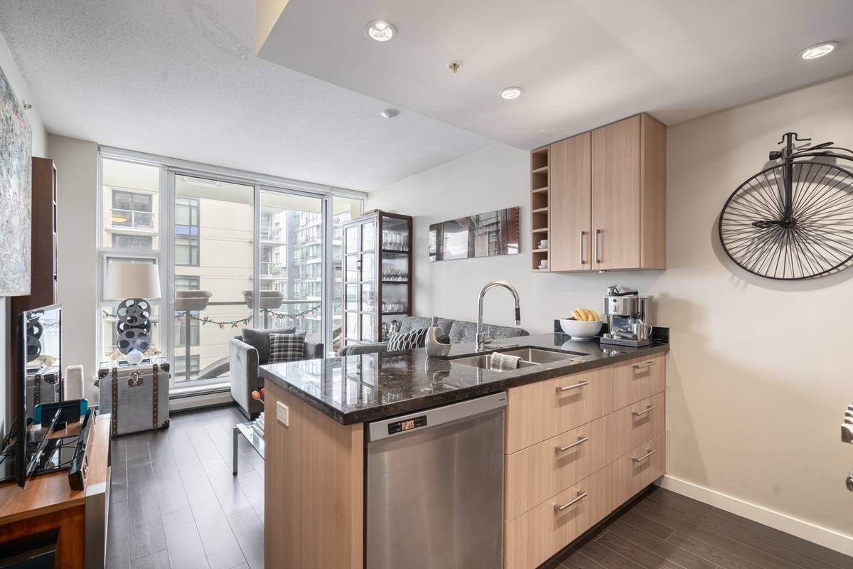 1708 Columbia Street #901