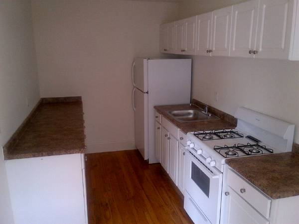 26 Russ St - Photo 2 of 5