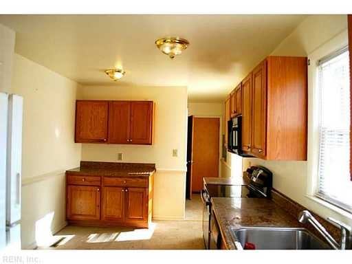 11 Gainsborough Pl - Photo 2 of 5
