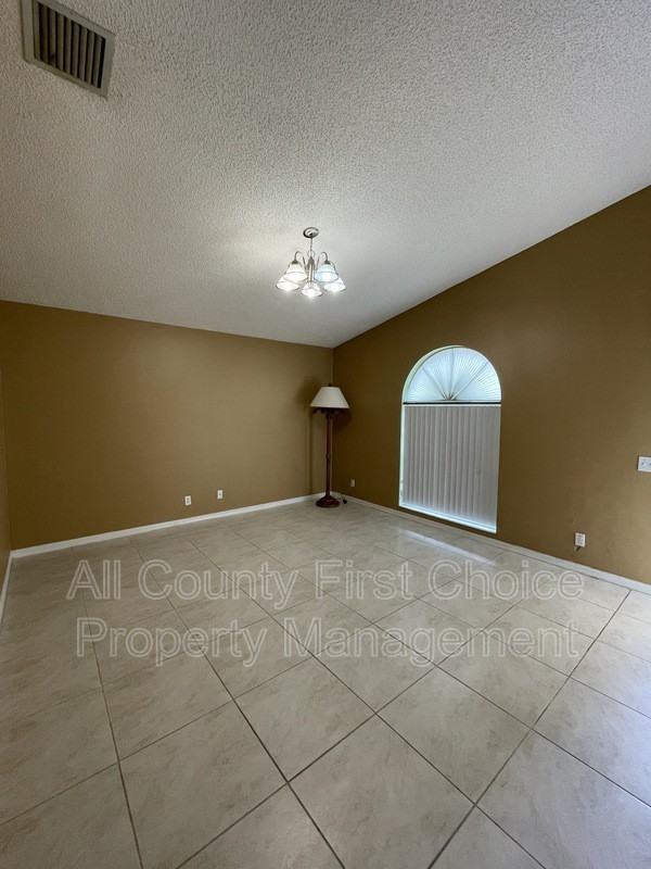 3229 23rd St N - Photo 2 of 18