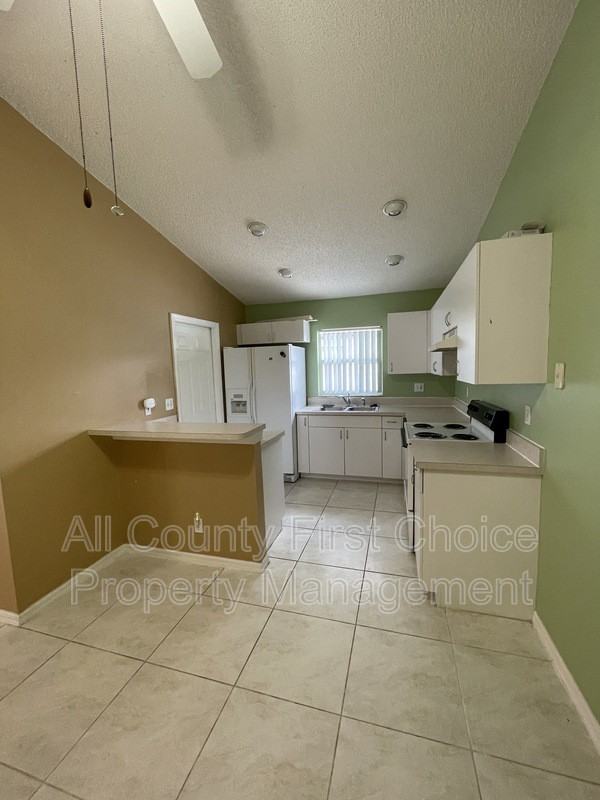 3229 23rd St N - Photo 5 of 18