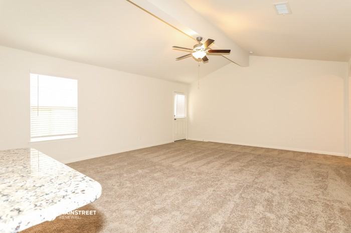 21167 Titian Dr - Photo 3 of 16