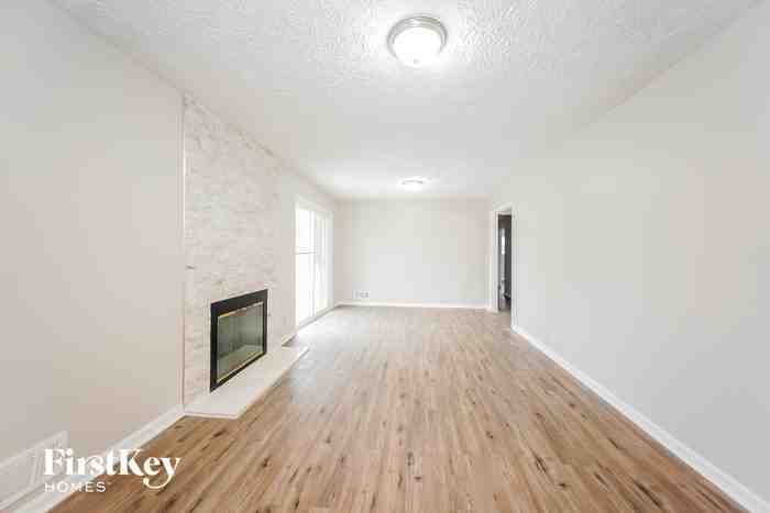 8601 N Washington Blvd - Photo 2 of 14