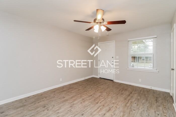 2505 Normont Cir - Photo 2 of 15