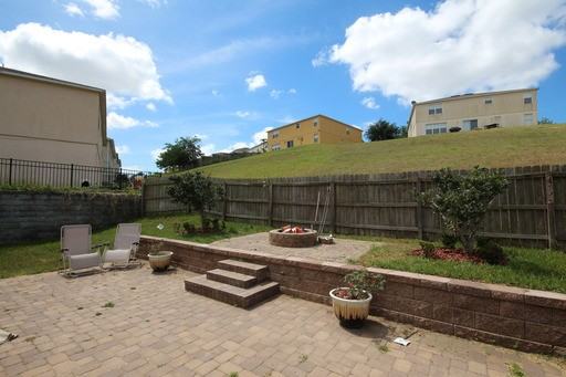 344 Sky Valley St - Photo 2 of 12