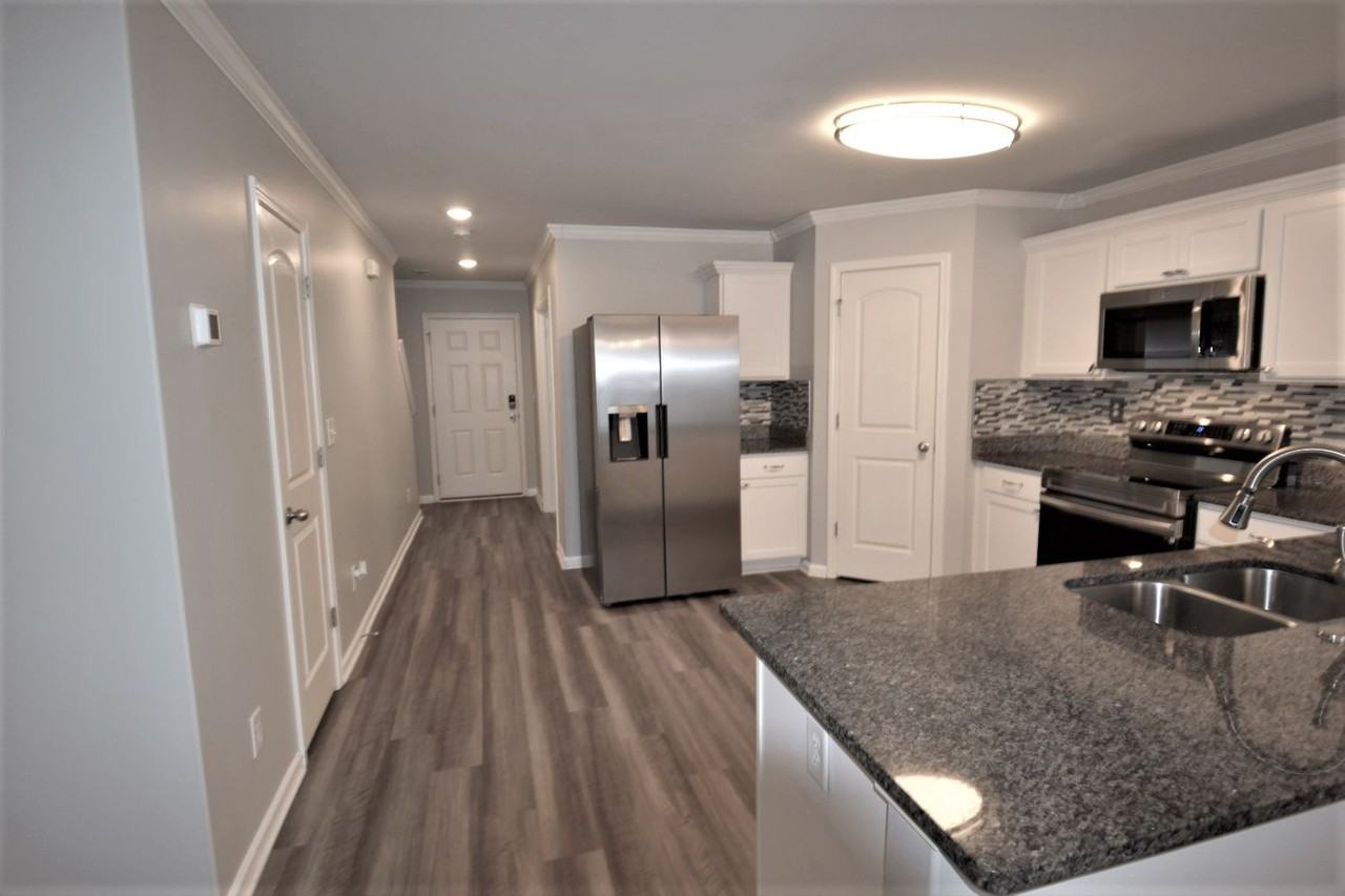 1328 Steven Dr - Photo 2 of 21