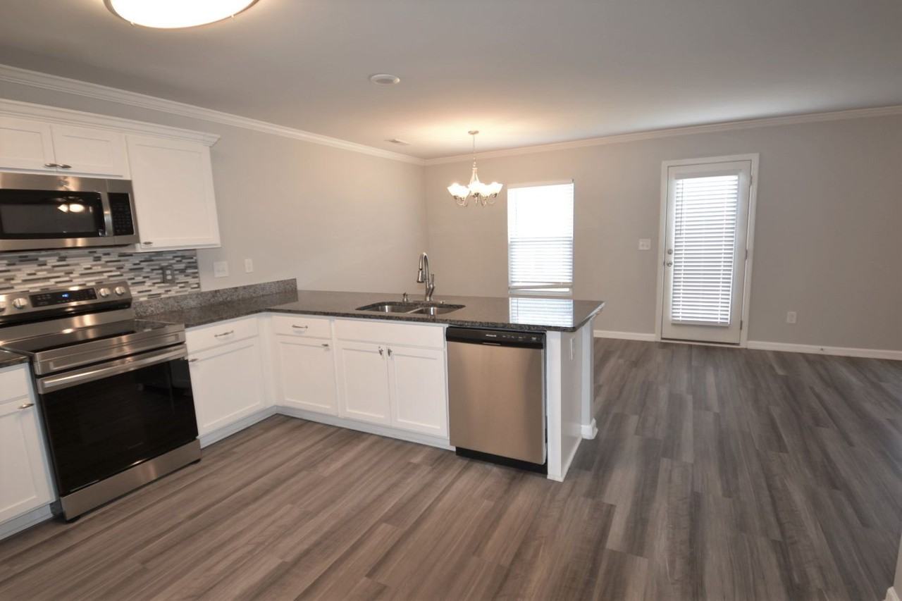 1328 Steven Dr - Photo 3 of 21