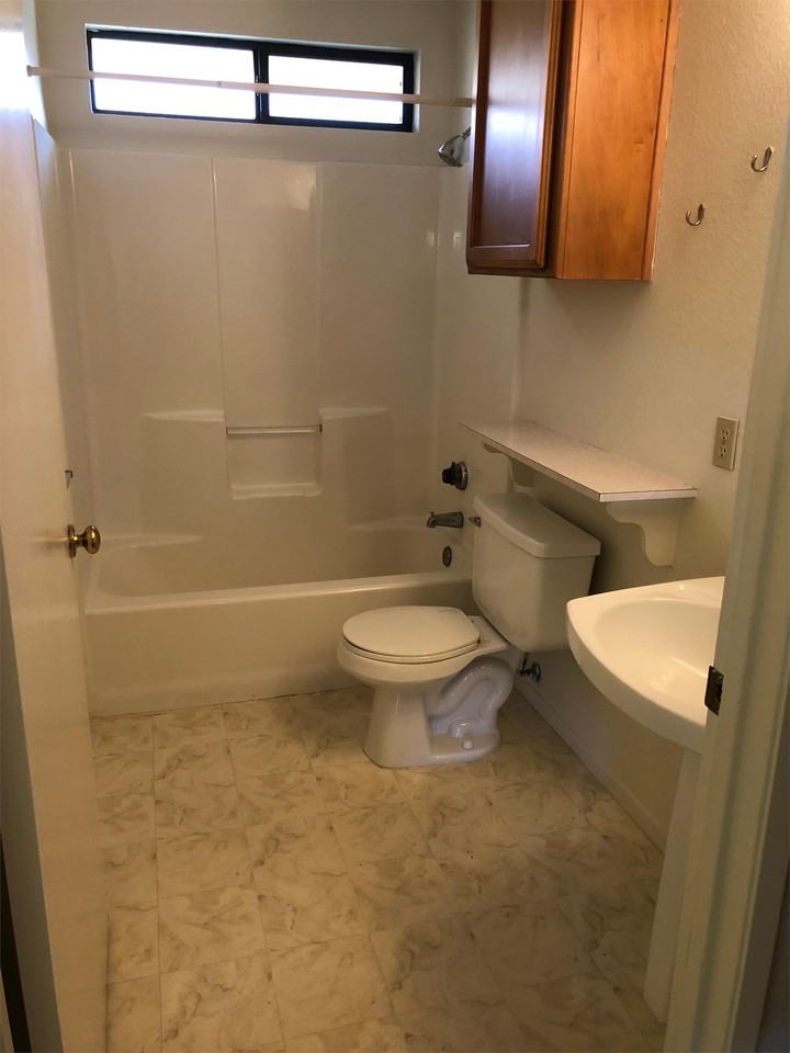 8706 Lyn River Ct #D - Photo 5 of 9