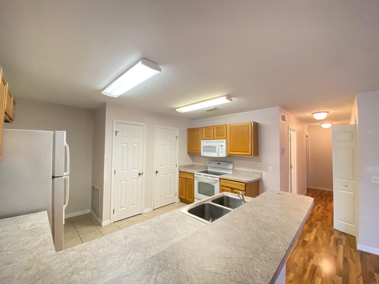 1406 Wood Duck Ln #1 - Photo 4 of 12