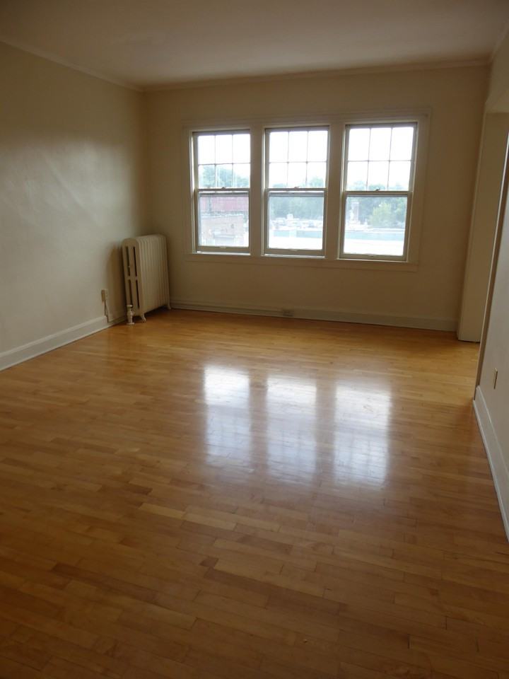 2062 Marshall AvenueApt 4 #4 - Photo 3 of 15