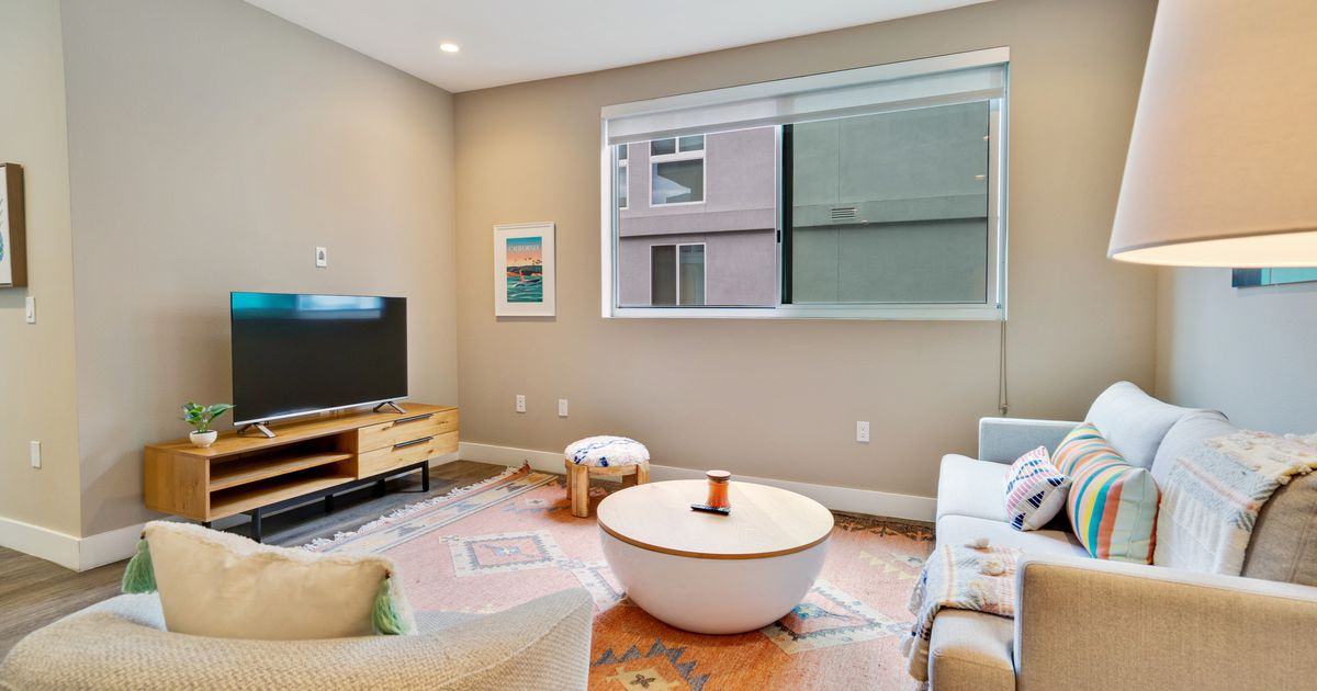 7320 Santa Monica Blvd - Photo 2 of 29