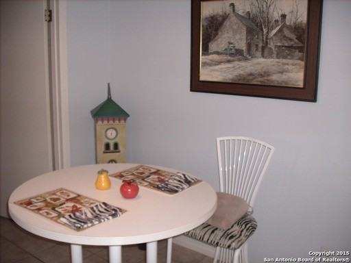 397 Fenwick Dr - Photo 3 of 6