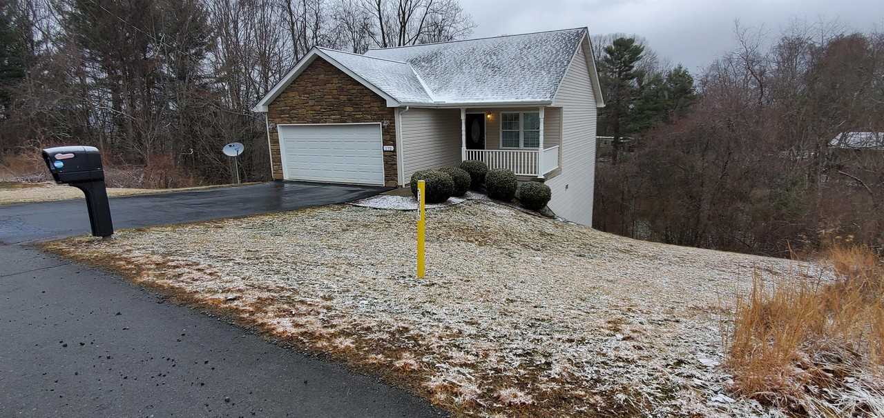 172 Beth Lane00 #0 - Photo 2 of 50