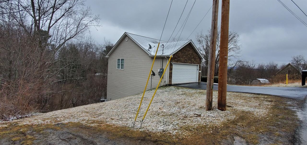 172 Beth Lane00 #0 - Photo 4 of 50