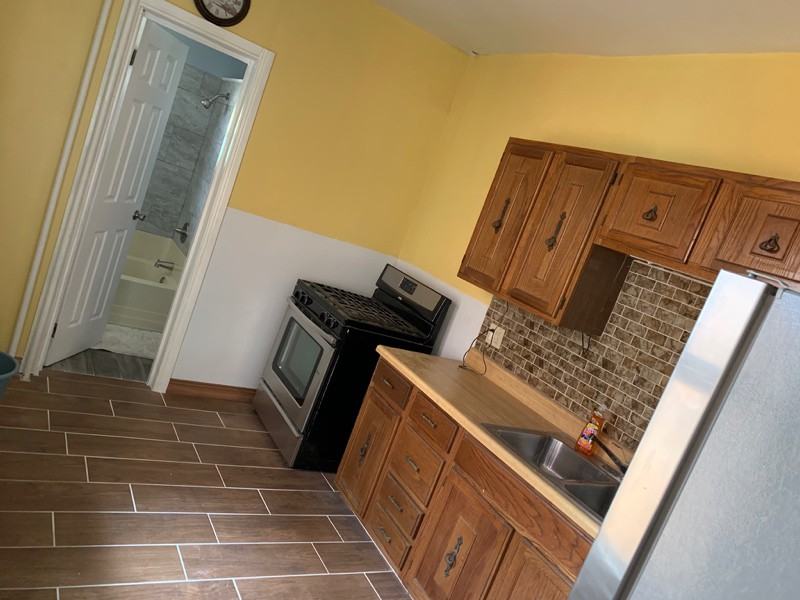 1249 Greenwich St - Photo 3 of 14