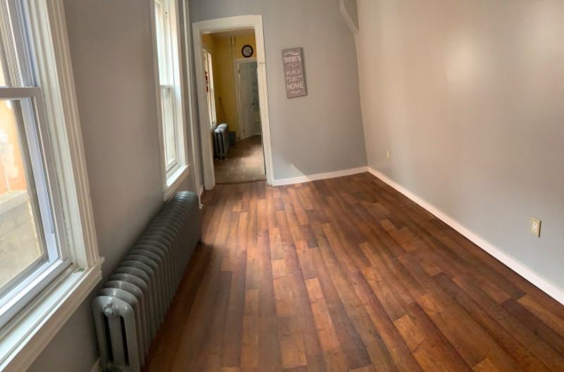 1249 Greenwich St - Photo 5 of 14