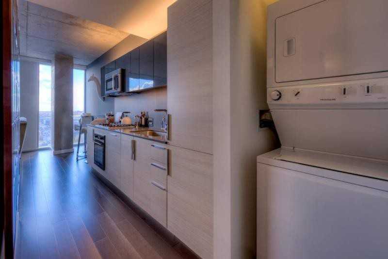 625 W Division St - Photo 5 of 16