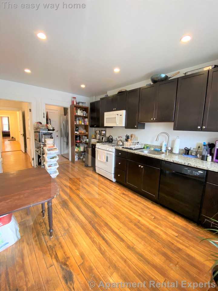 9 Fairfield St #1R - Photo 2 of 23