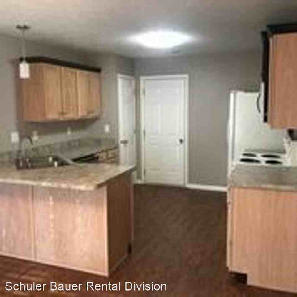 305 Dalton Ct - Photo 2 of 6