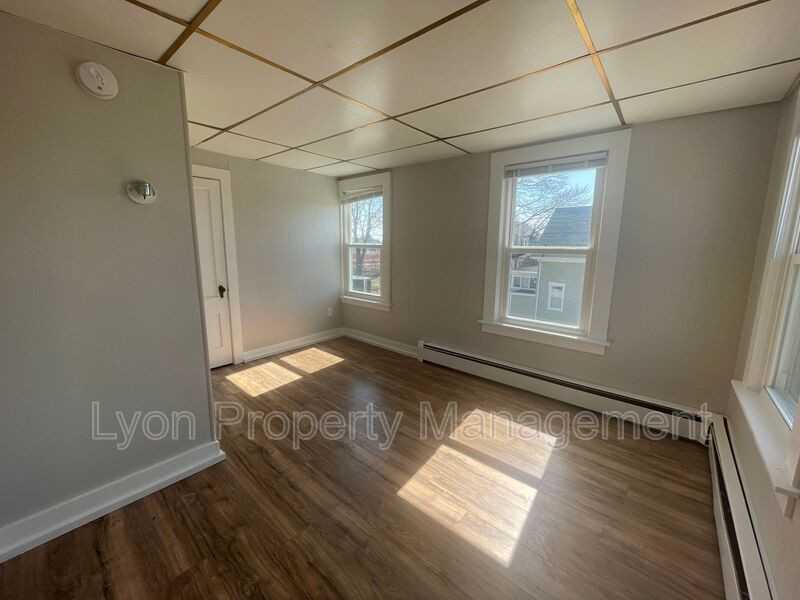 5 Vose St #2 - Photo 4 of 9