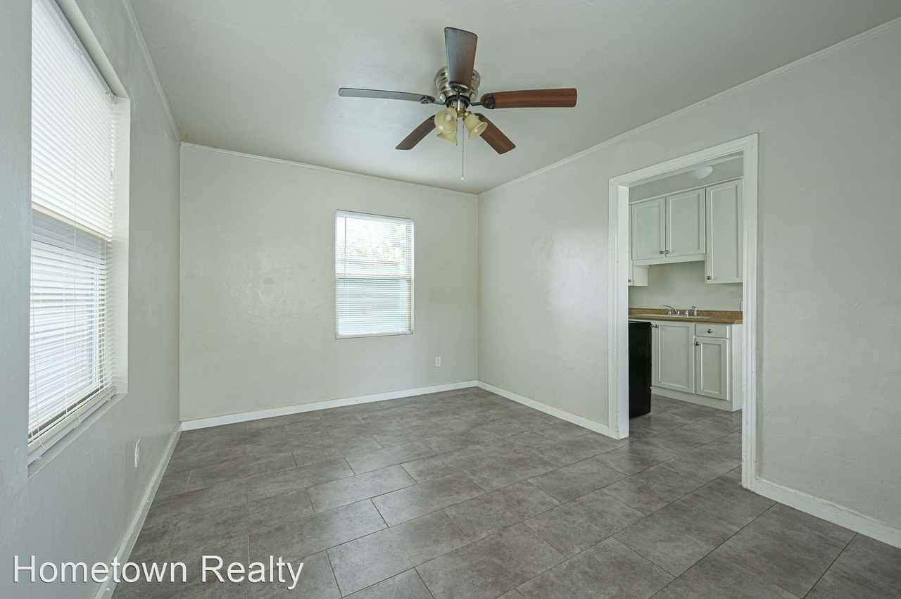 4106 S Shields Boulevard - Photo 3 of 12