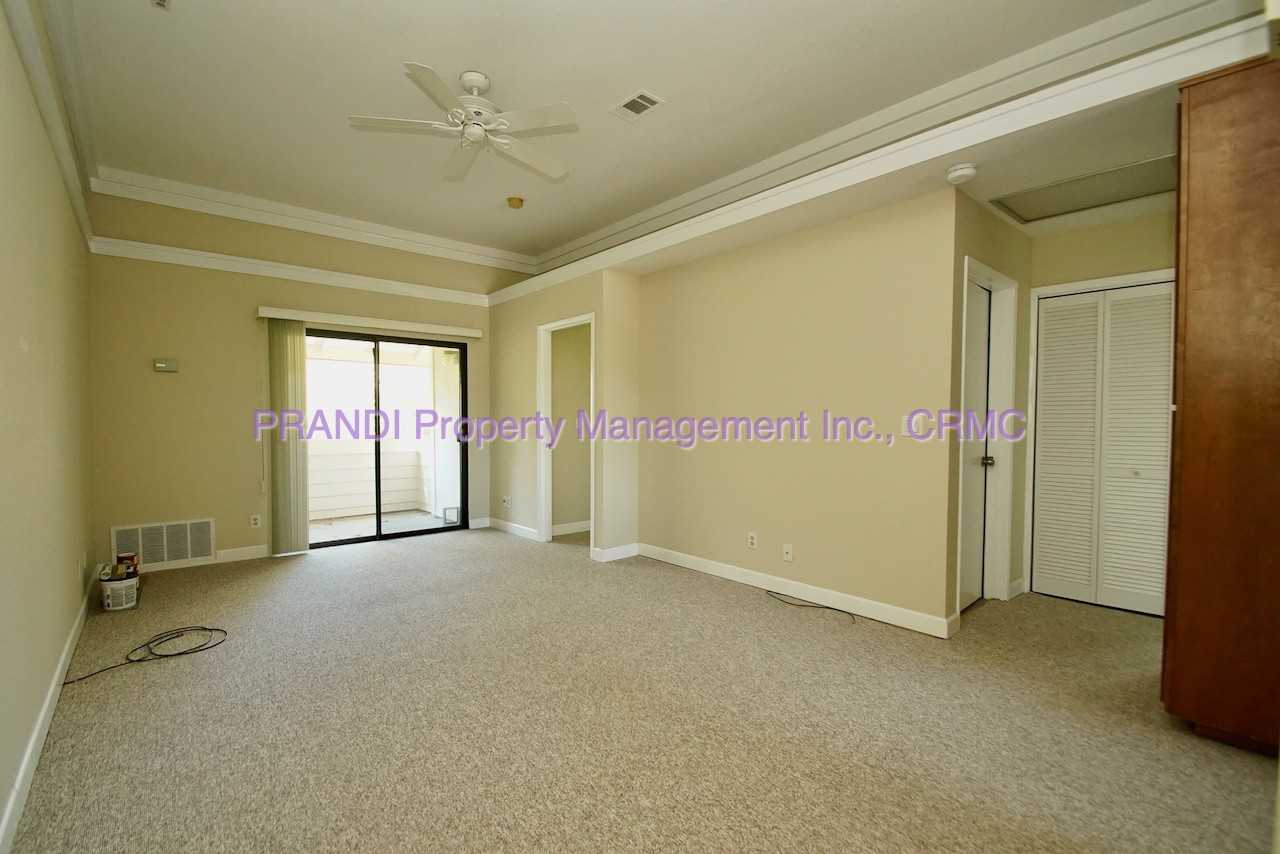 30 Woodstock Ct - Photo 3 of 12