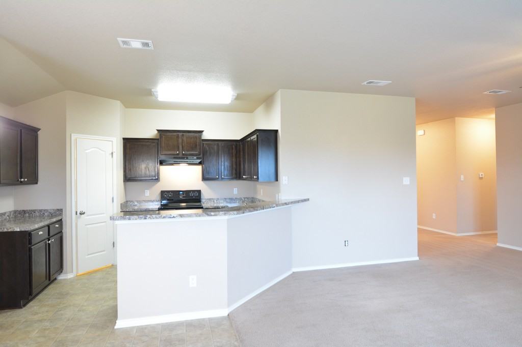 2103 Jefferson Ct S - Photo 5 of 21
