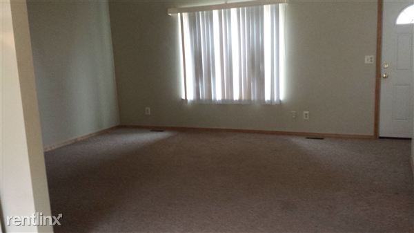 1736 Northridge Ln - Photo 2 of 5