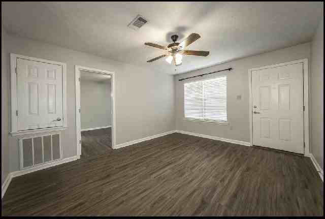 1535 Southern Hills Dr - Photo 3 of 9