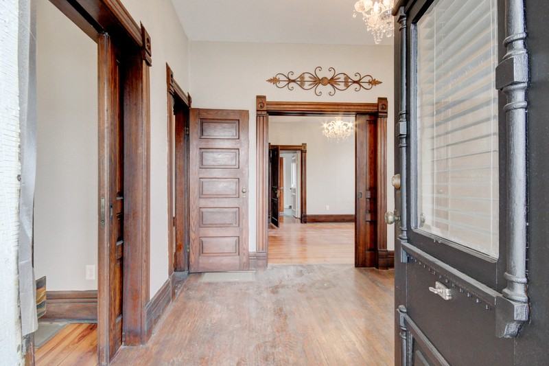 206 S Main St - Photo 2 of 50