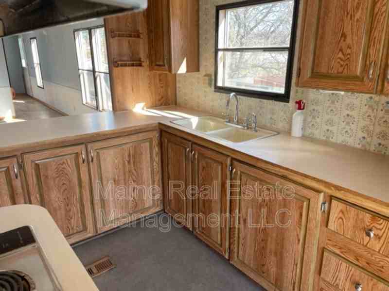 30 Exeter Rd #18 - Photo 3 of 8